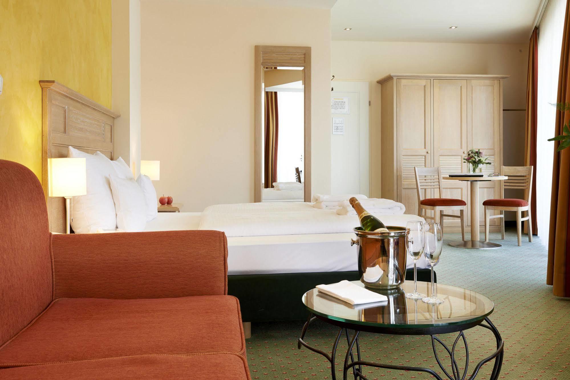 Das Hotel Eden - Das Aktiv- & Wohlfuehlhotel In Tirol Auf 1200M Hoehe Seefeld in Tirol Extérieur photo
