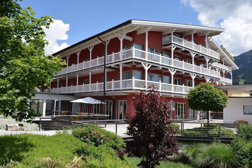 Das Hotel Eden - Das Aktiv- & Wohlfuehlhotel In Tirol Auf 1200M Hoehe Seefeld in Tirol Extérieur photo